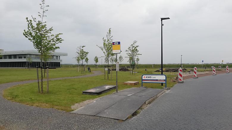 Nieuwe tijdelijke bushalte op het terrein van het Ommelander Ziekenhuis Groningen