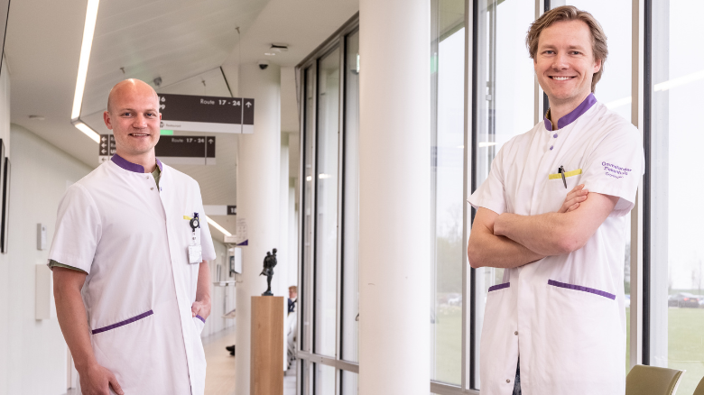 Zorgverleners Orthopedisch Centrum Groningen op de polikliniek van het Ommelander Ziekenhuis